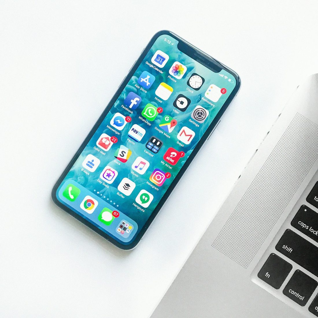 半岛体育 APP 赛程与赛事列表界面示意